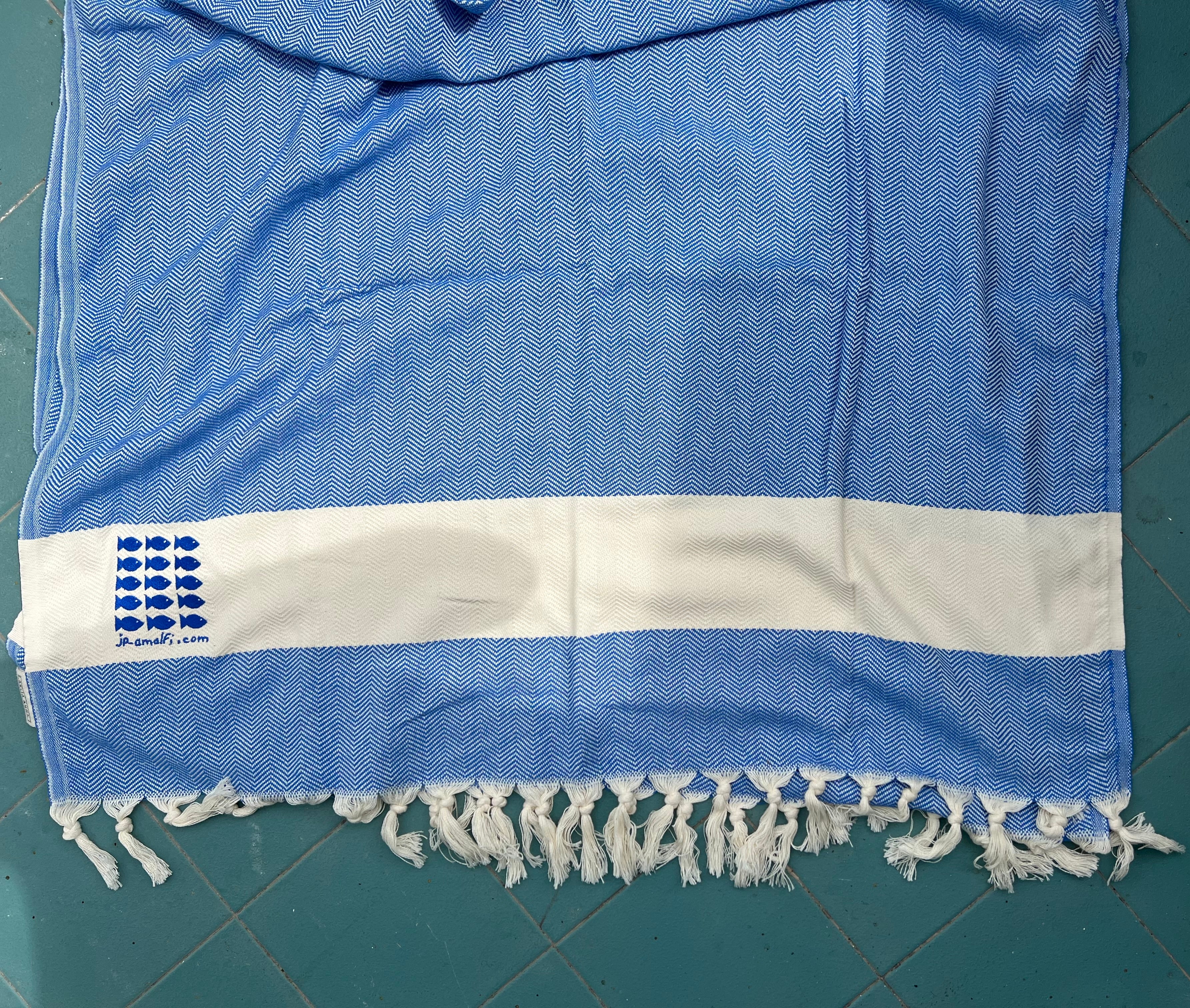 The amalficoast navy fish beach towel - JP Amalfi